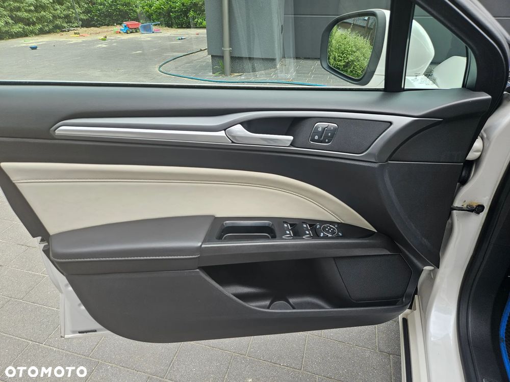 Ford Mondeo Vignale 2.0 Hybrid - 23