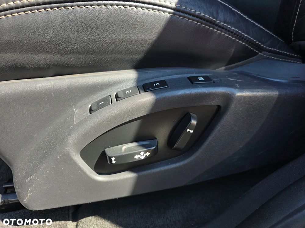 Volvo XC 60 D5 AWD Geartronic Summum - 24