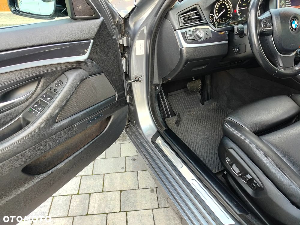BMW Seria 5 520d xDrive Modern Line - 17