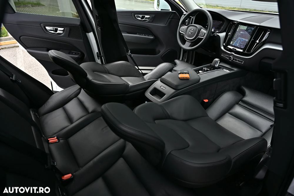 Volvo XC 60 T6 AWD Recharge Geartronic Inscription Expression - 5