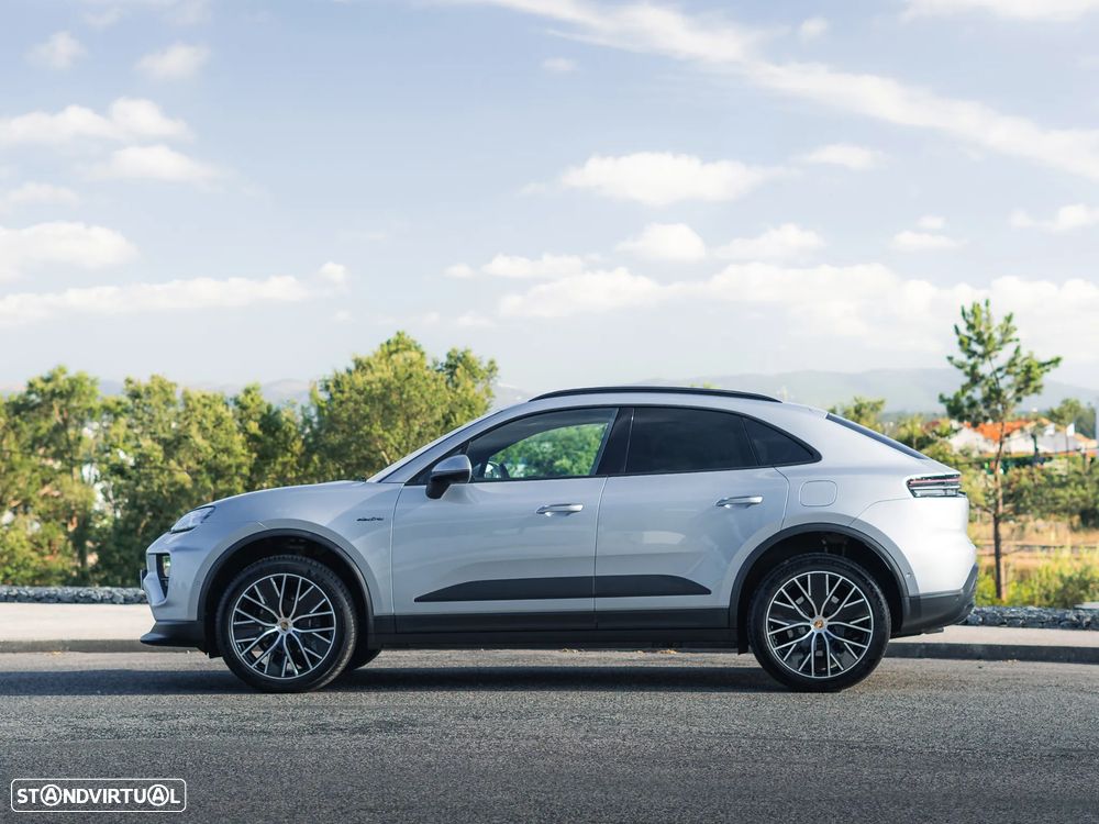 Porsche Macan Electric 4 - 4
