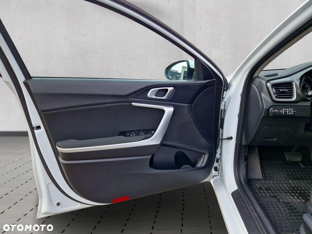 Kia Ceed 1.5 T-GDI M DCT - 10