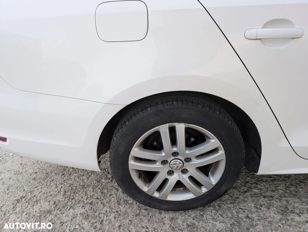 Volkswagen Jetta 1.2 TSI Trendline - 12