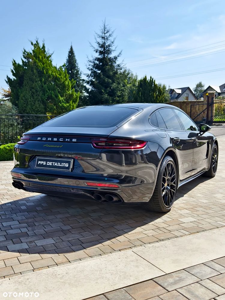 Porsche Panamera 4 E-Hybrid Platinum Edition - 3