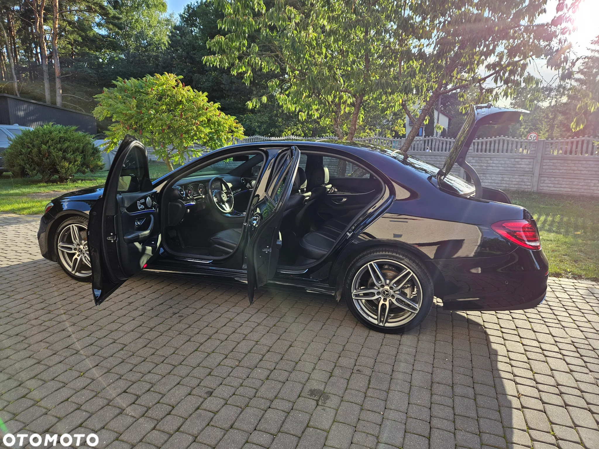 Mercedes-Benz Klasa E 300 9G-TRONIC AMG Line - 13