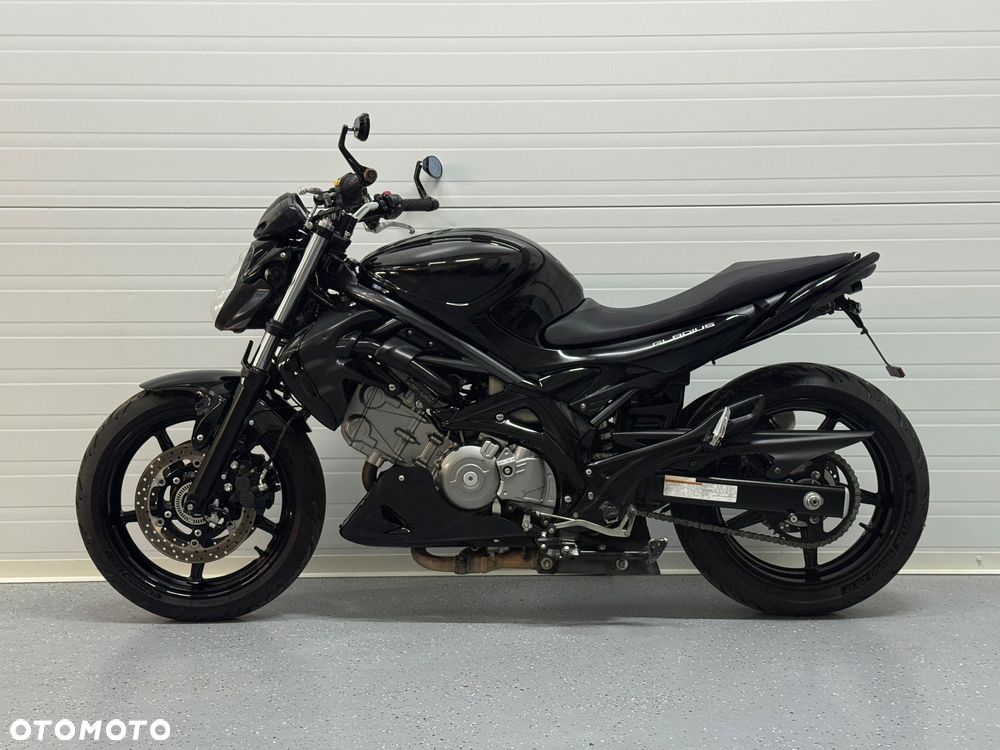 Suzuki Gladius - 9