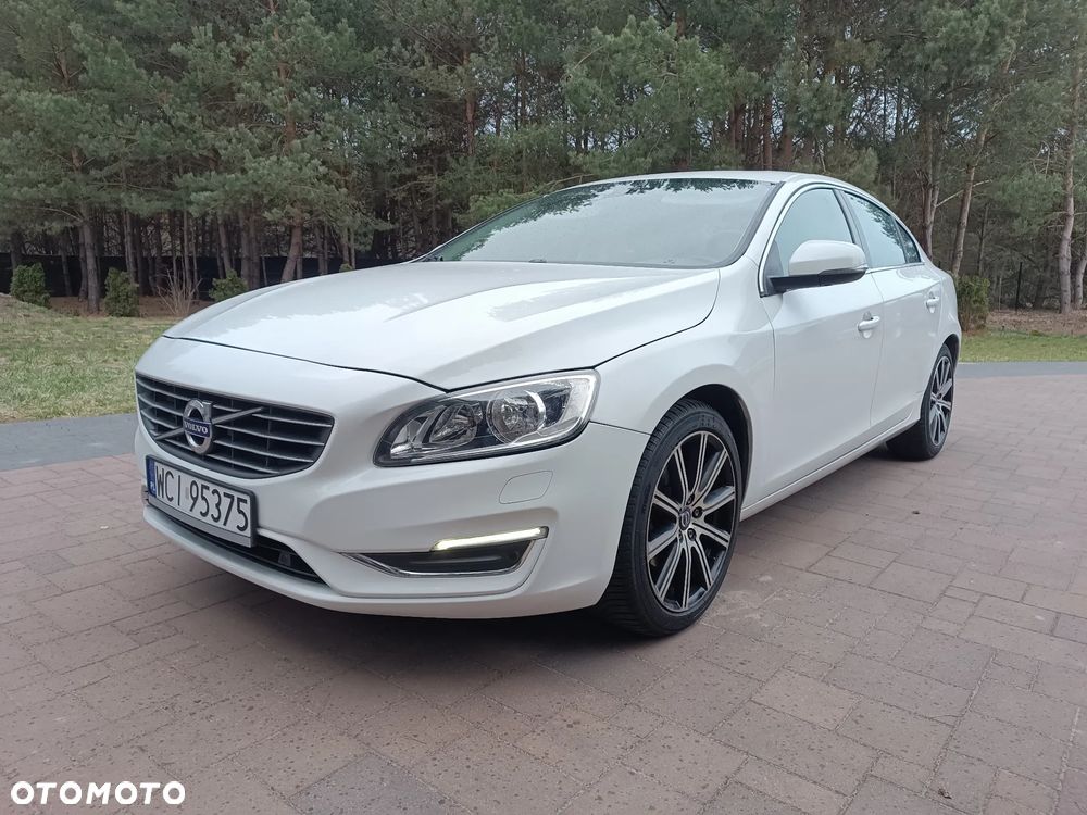 Volvo S60 T5 Drive-E Momentum - 1