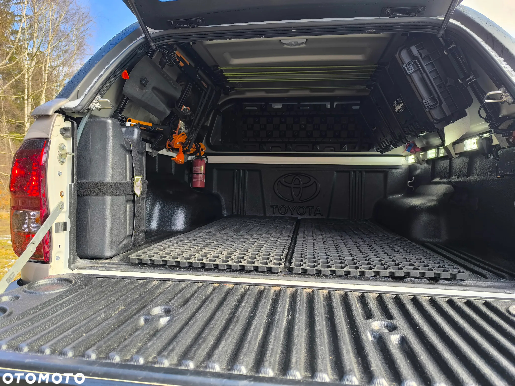 Toyota Hilux - 8