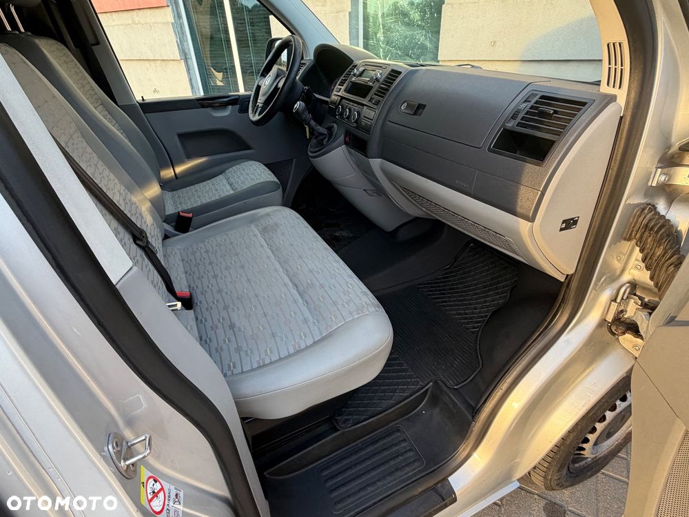 Volkswagen Transporter T5 - 22