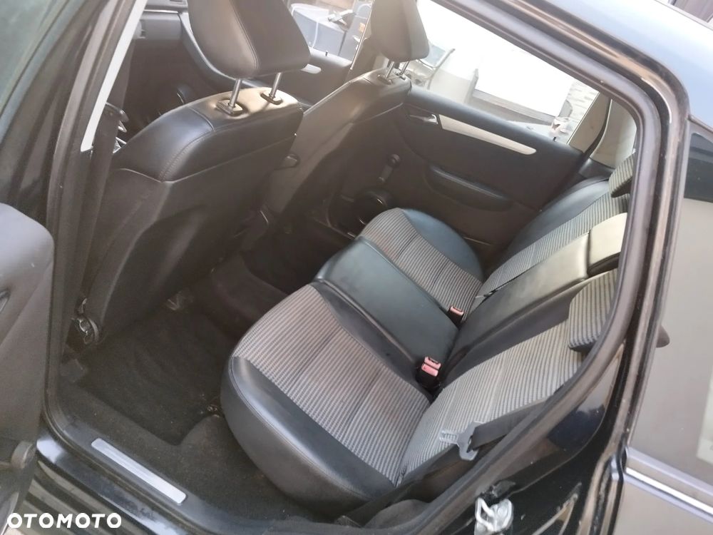 Mercedes-Benz Klasa B 200 - 16