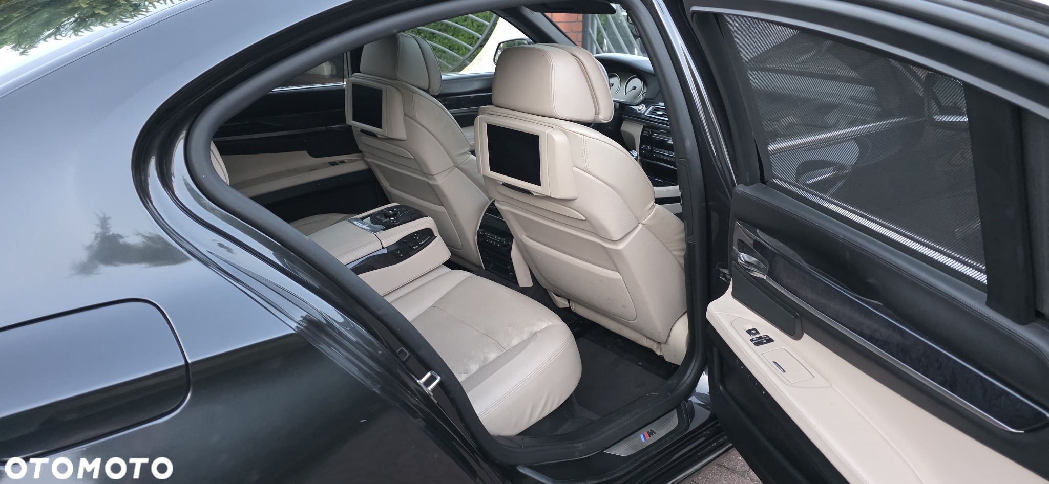 BMW Seria 7 750i xDrive - 11