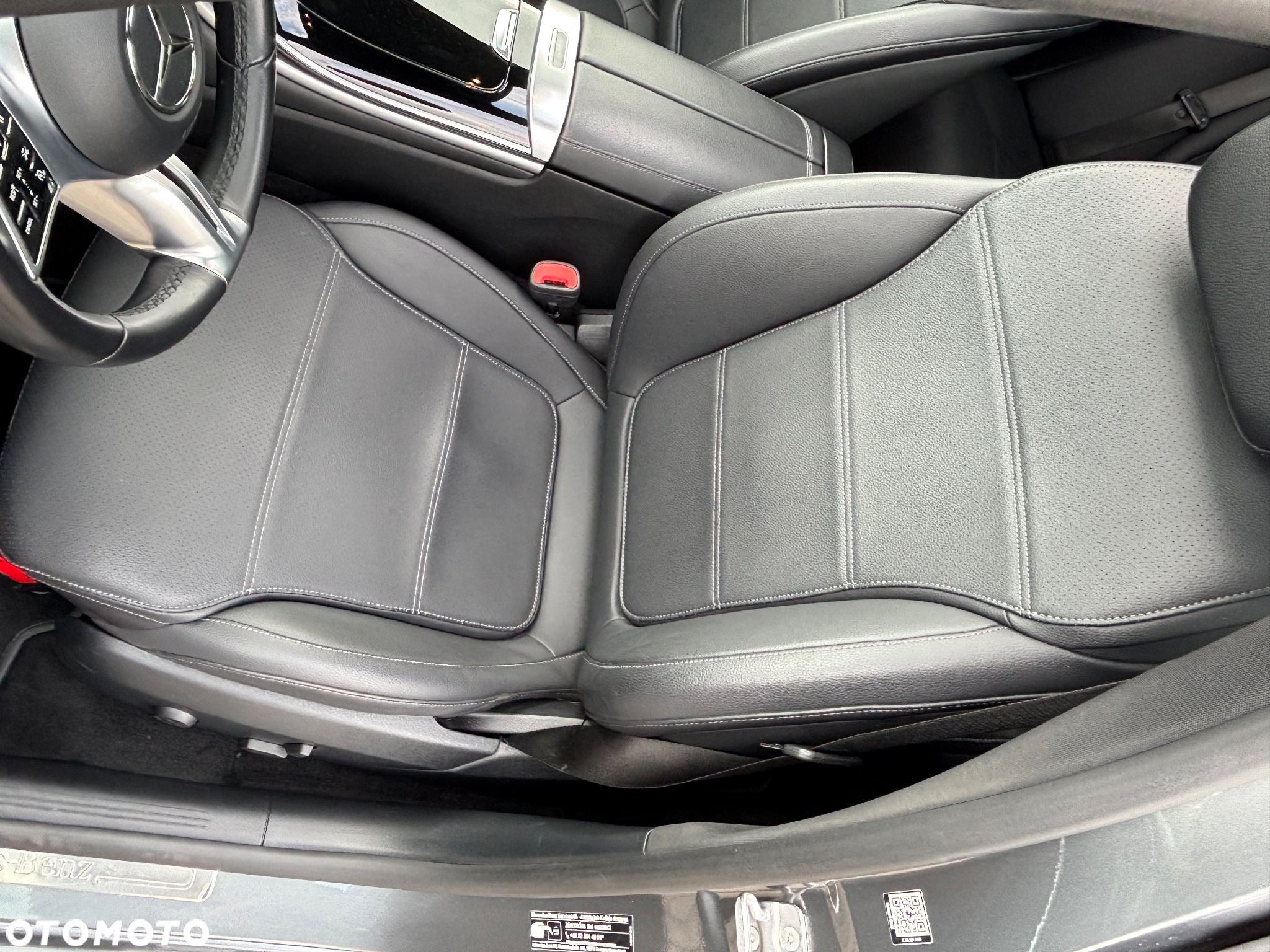 Mercedes-Benz Klasa C 300 e PHEV 4-Matic Avantgarde - 32