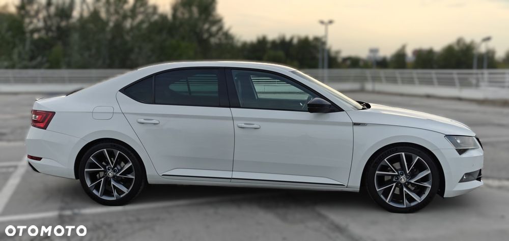 Skoda Superb 2.0 TDI Sportline DSG - 1