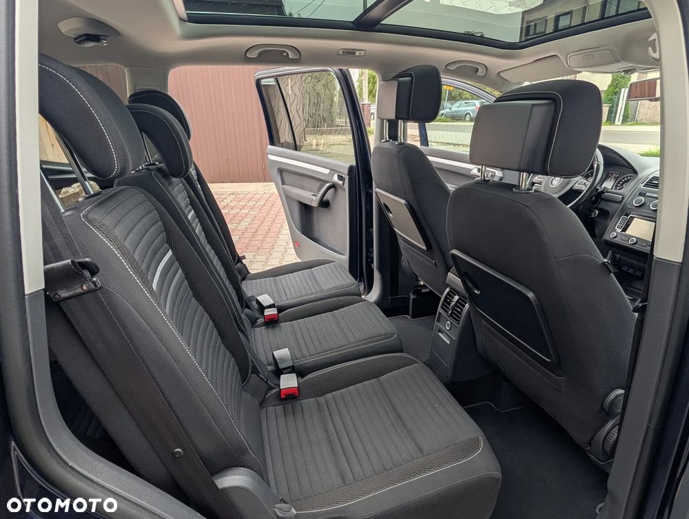 Volkswagen Touran - 20