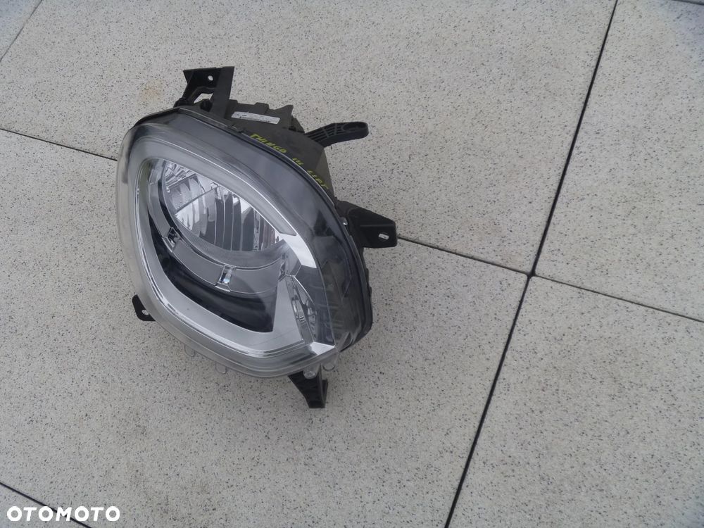 RENAULT TWINGO 3 III LIFT 19-24 LAMPA ZWYKŁA LED ORG 260105001R EUROPA - 2