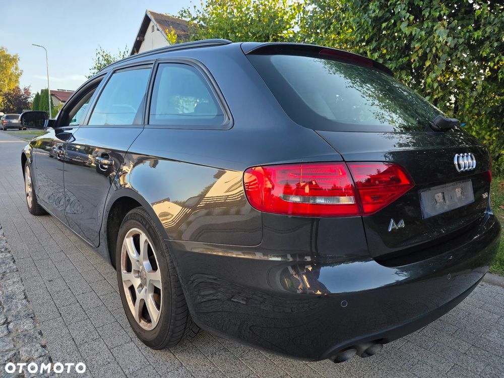 Audi A4 Avant - 10