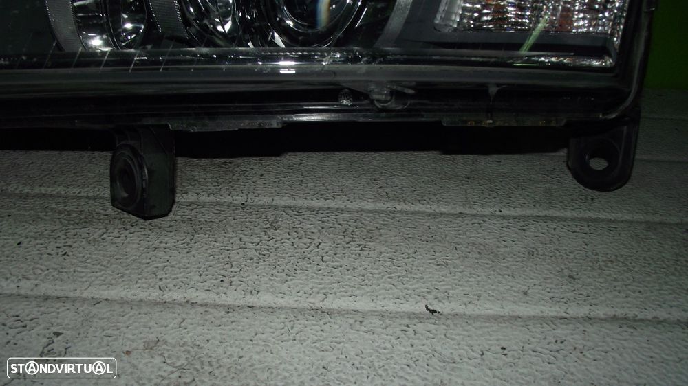 Farol de Xénon Esquerdo Audi A6 - 2004 / 2009 - 2