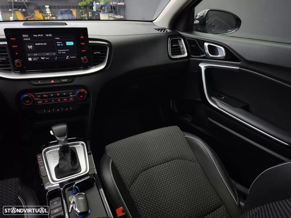 Kia XCeed 1.6 GDi PHEV Tech - 32