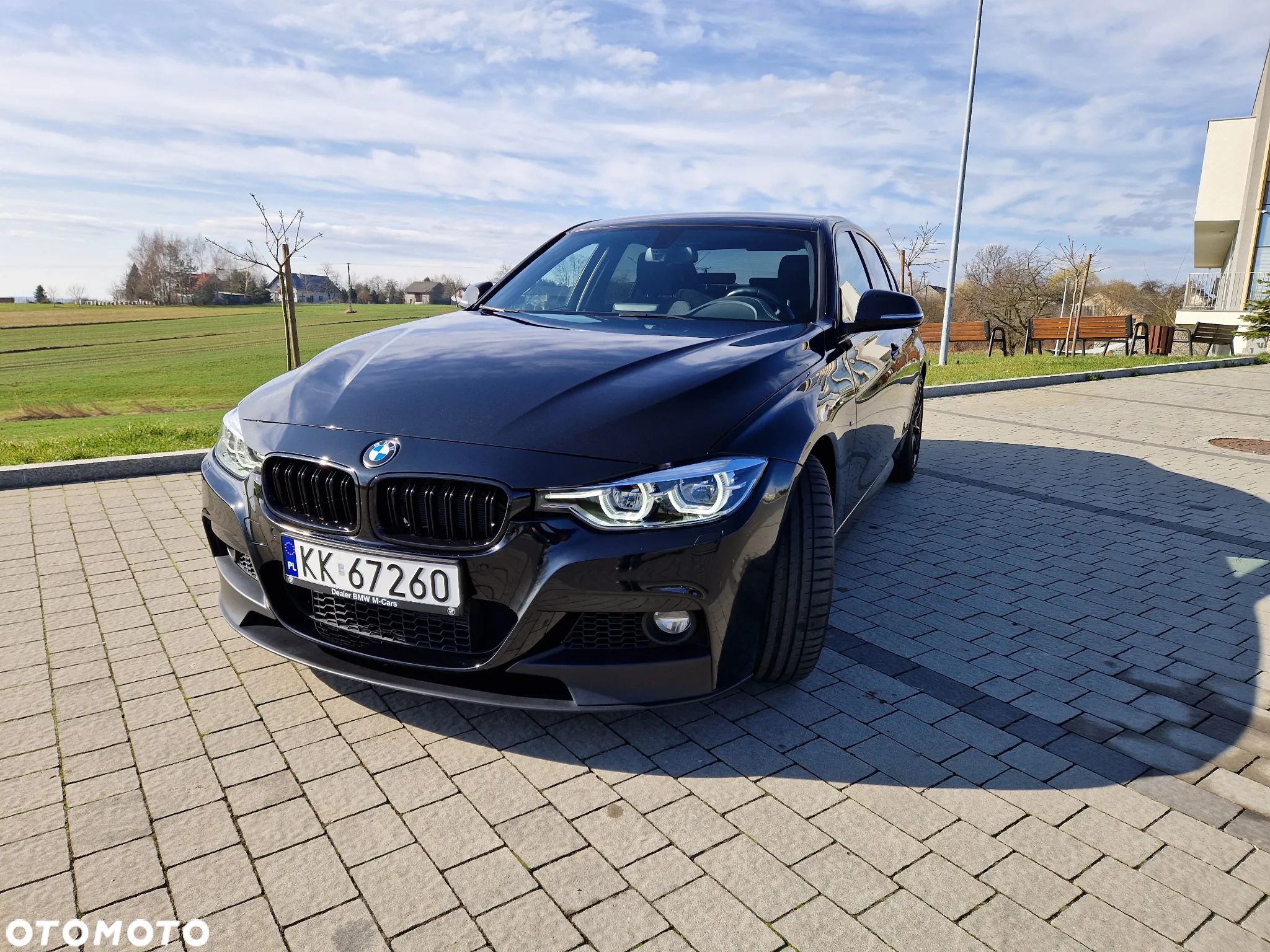 BMW Seria 3 330i xDrive M Sport - 1