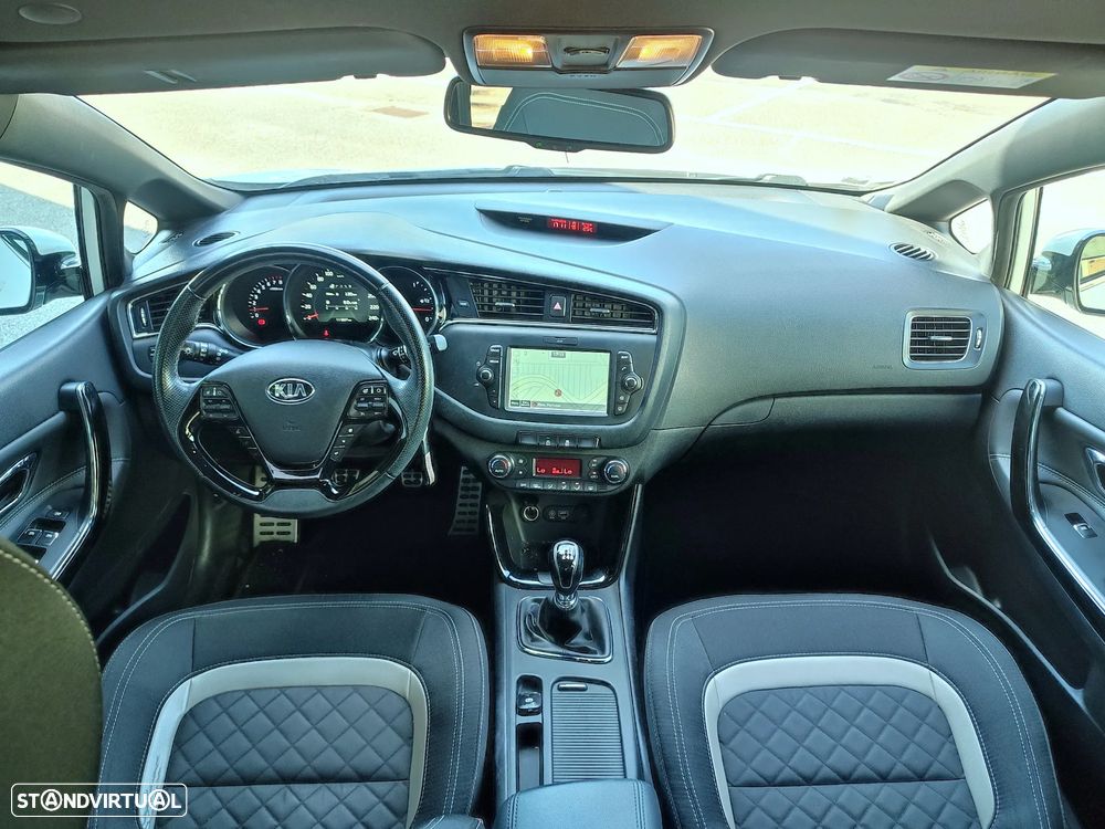 Kia Ceed SW 1.0 T-GDI GT Line - 11