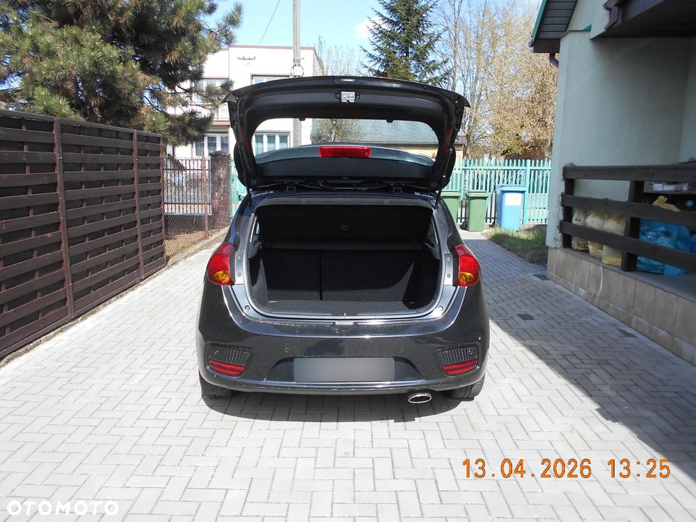 Kia Ceed - 8