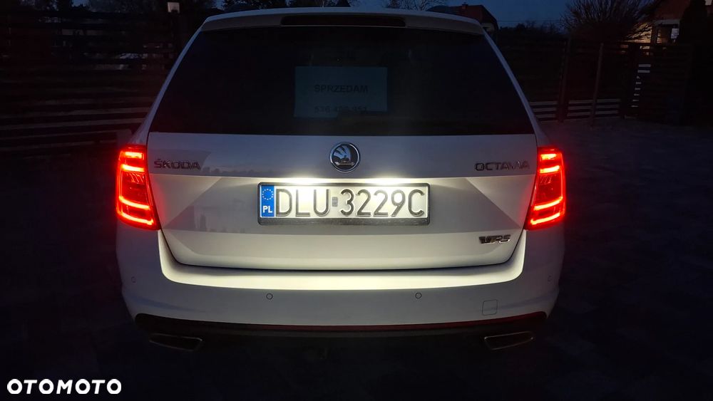 Skoda Octavia 2.0 TDI DSG RS - 36