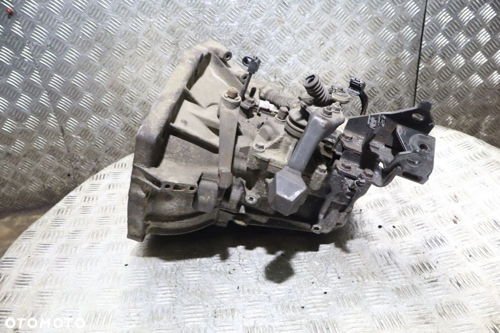SKRZYNIA BIEGÓW 5 BIEGOWA YARIS II 1.0 20TT01 - 3