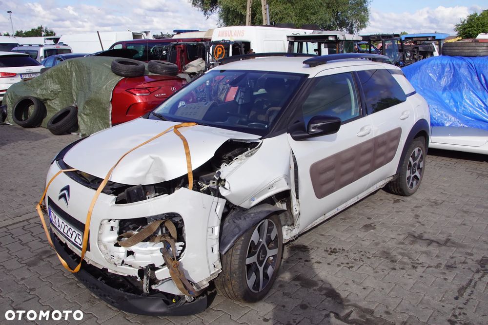 Auto na części - Citroen C4 Cactus 1.2 PureTech 110 KM HNZ 20ET25 EFC 2015R Silnik Skrzynia Drzwi Błotnik Zderzak Klapa Lampa Lusterko Klamka Szyba Deska Kokpit Sterownik Moduł Czujnik Licznik Wyświetlacz Panel Kierownica - 3