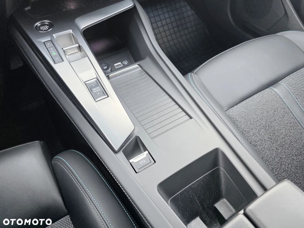 Peugeot 308 1.2 PureTech Allure Pack S&S EAT8 - 26