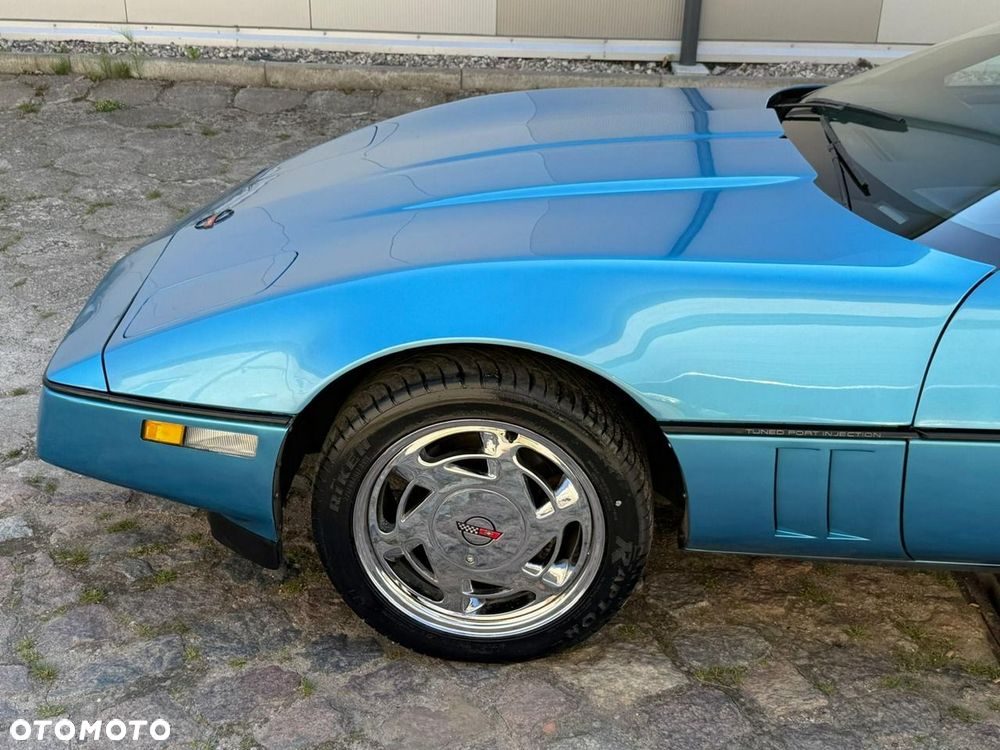 Chevrolet Corvette - 9