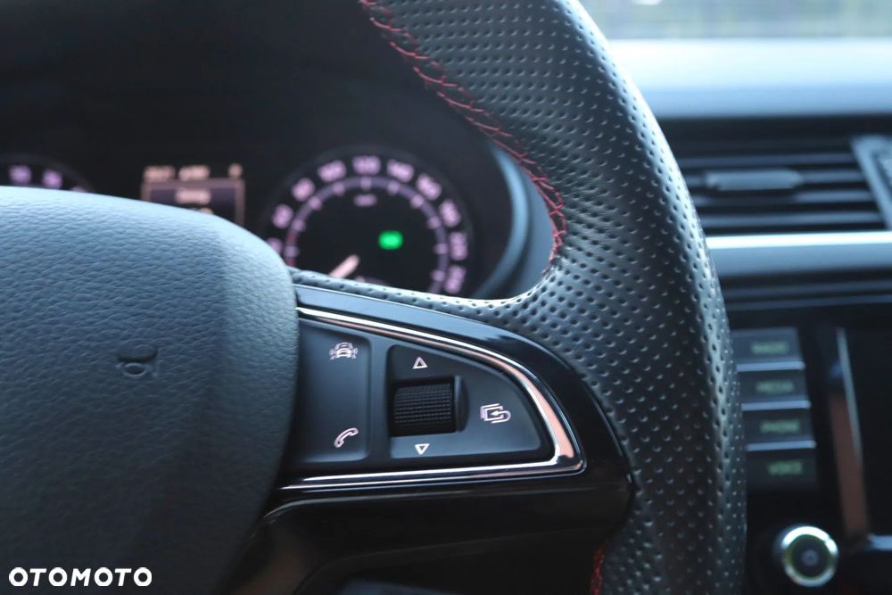 Skoda Octavia 2.0 TDI RS Challenge DSG - 26