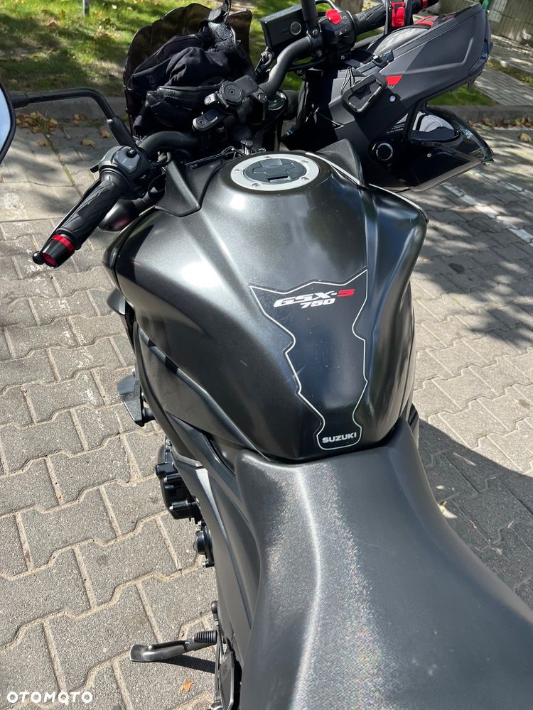 Suzuki GSX - 30