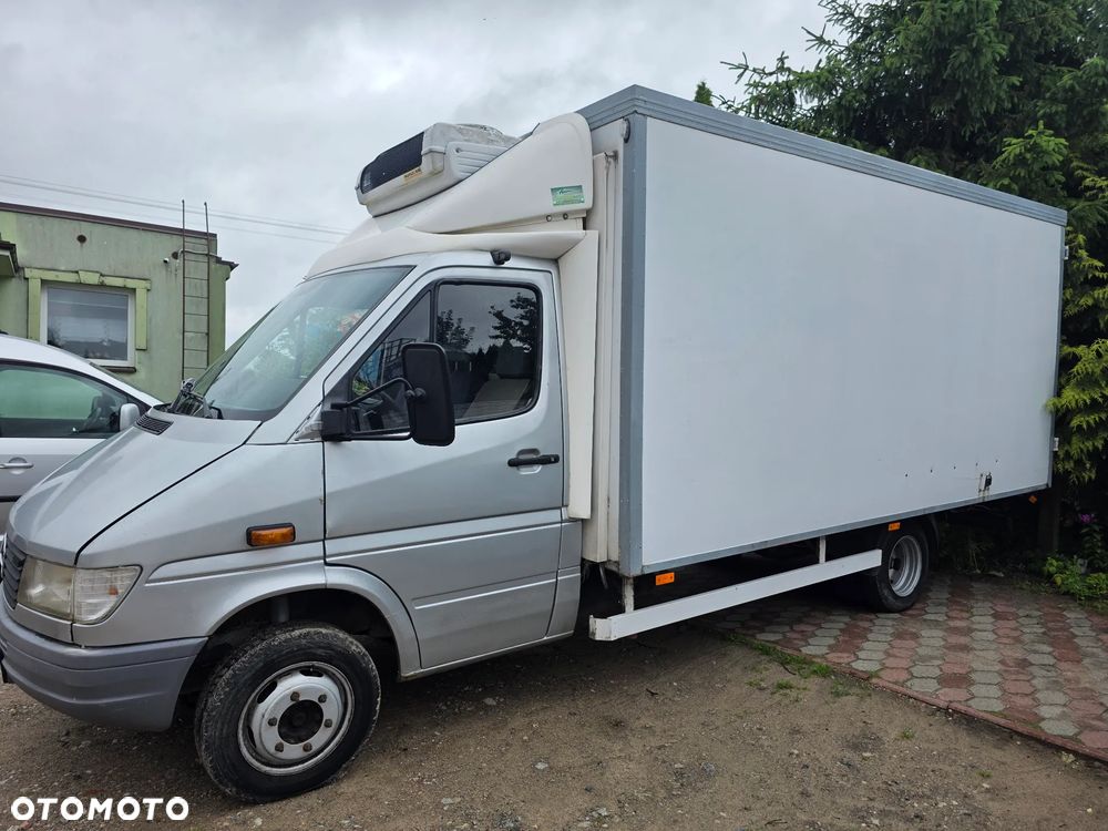 Mercedes-Benz SPRINTER - 2