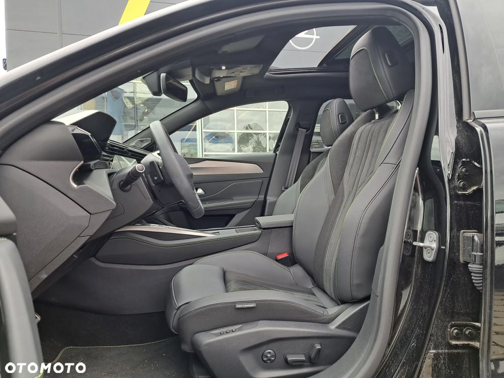 Peugeot 408 1.6 Plug-In Hybrid 225 GT EAT8 - 11