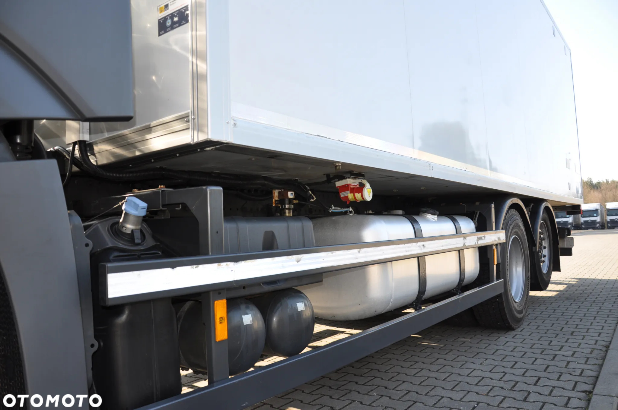Mercedes-Benz Actros 2542 chłodnia 7,45 T1200R - 11