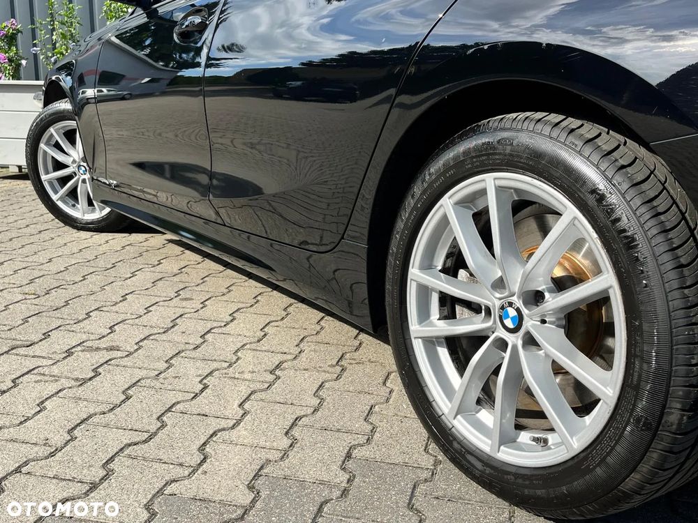 BMW Seria 3 330i xDrive Advantage sport - 16