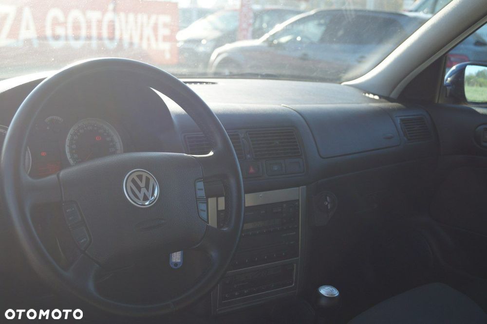 Volkswagen Golf - 5
