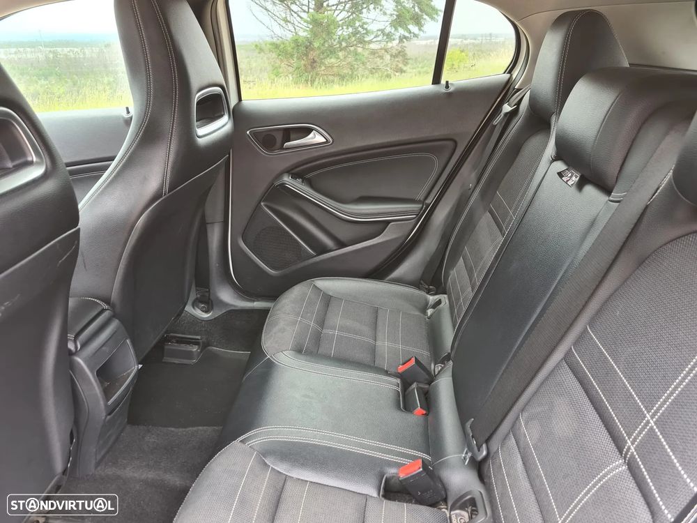 Mercedes-Benz GLA 220 CDI Urban 4-Matic - 9