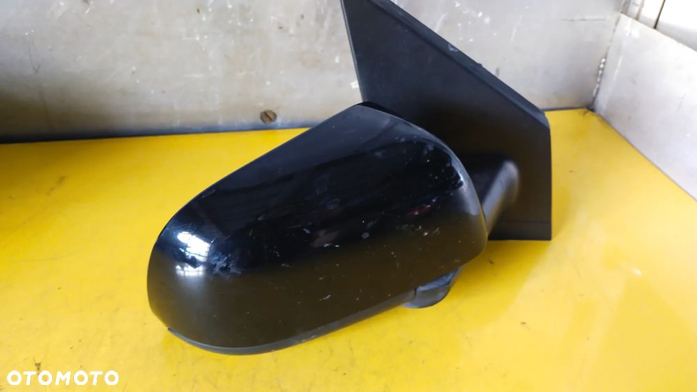 VW POLO 9N LUSTERKO PRAWE CZARNE - 4