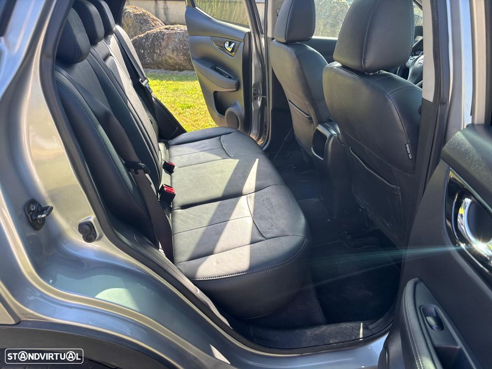 Nissan Qashqai 1.6 dCi N-Connecta RS+PS - 12