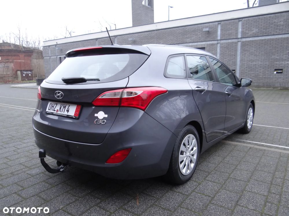 Hyundai i30 blue Kombi 1.6 CRDi Classic Navigation - 8