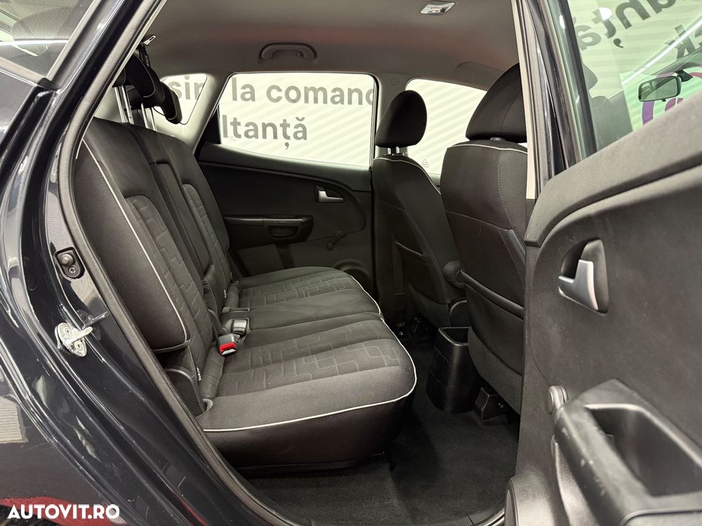 Kia Venga 1.6 CRDi 128 Black Collection - 7