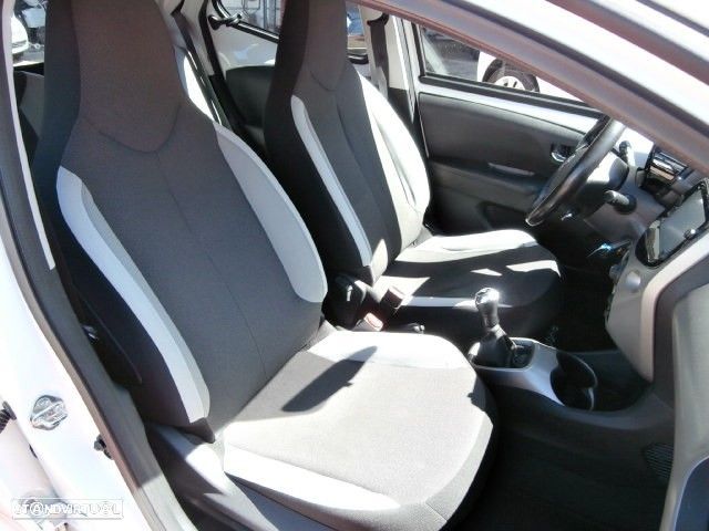 Toyota Aygo 1.0 X-Play+X-Touch - 28