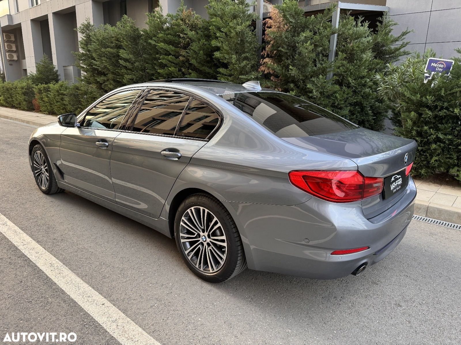 BMW Seria 5 520d AT - 2