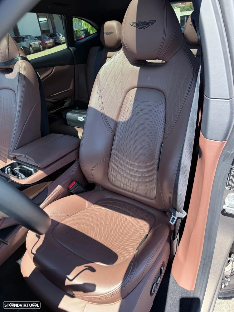 Aston Martin DBX Standard - 11