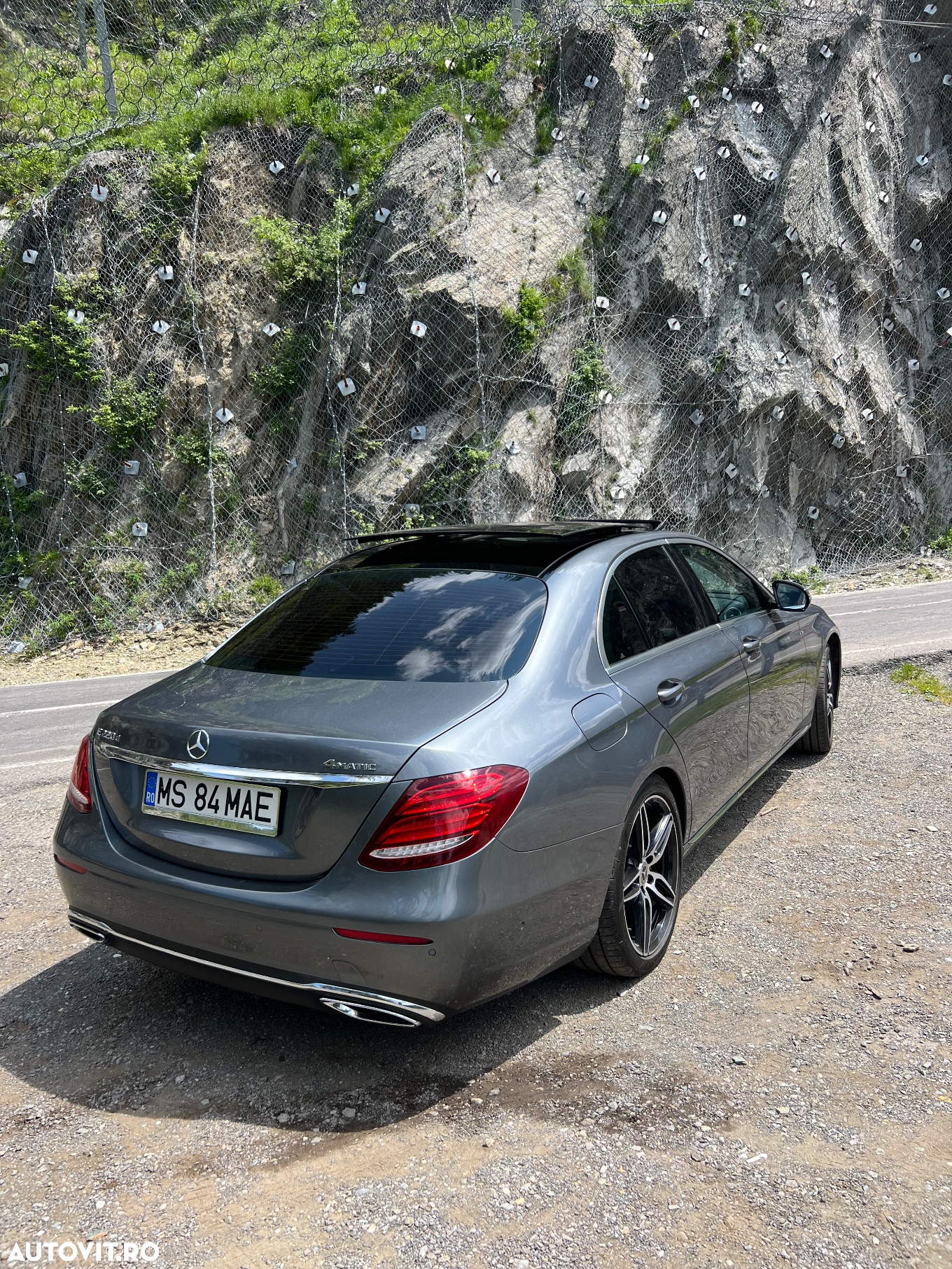 Mercedes-Benz E 220 d 4Matic 9G-TRONIC AMG Line - 2