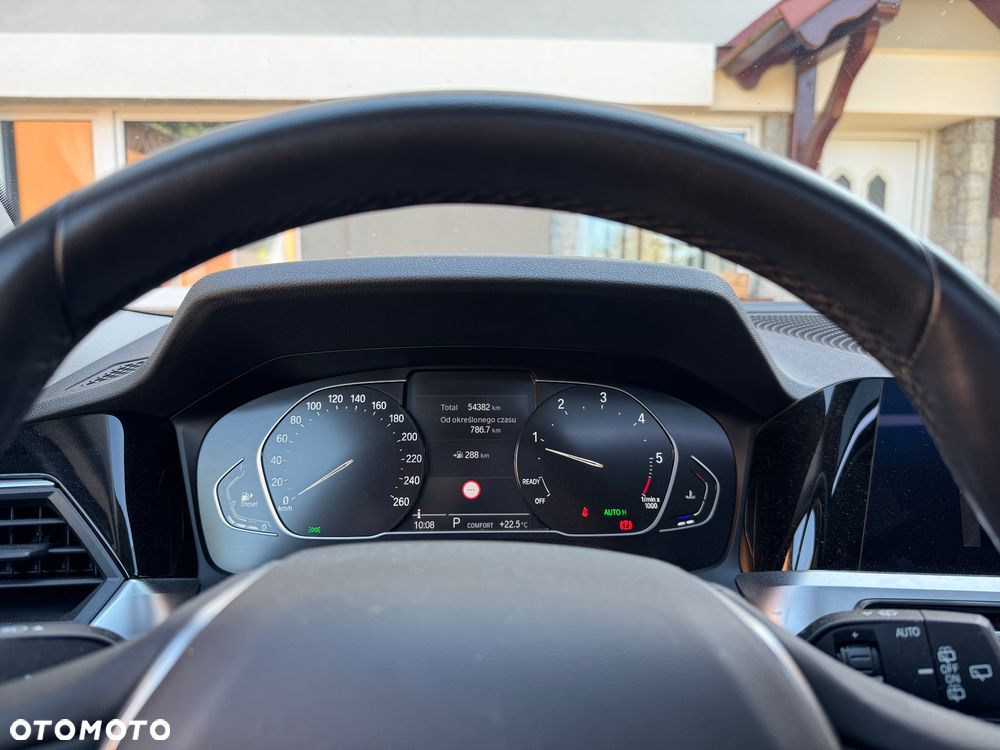 BMW Seria 3 318d mHEV - 18