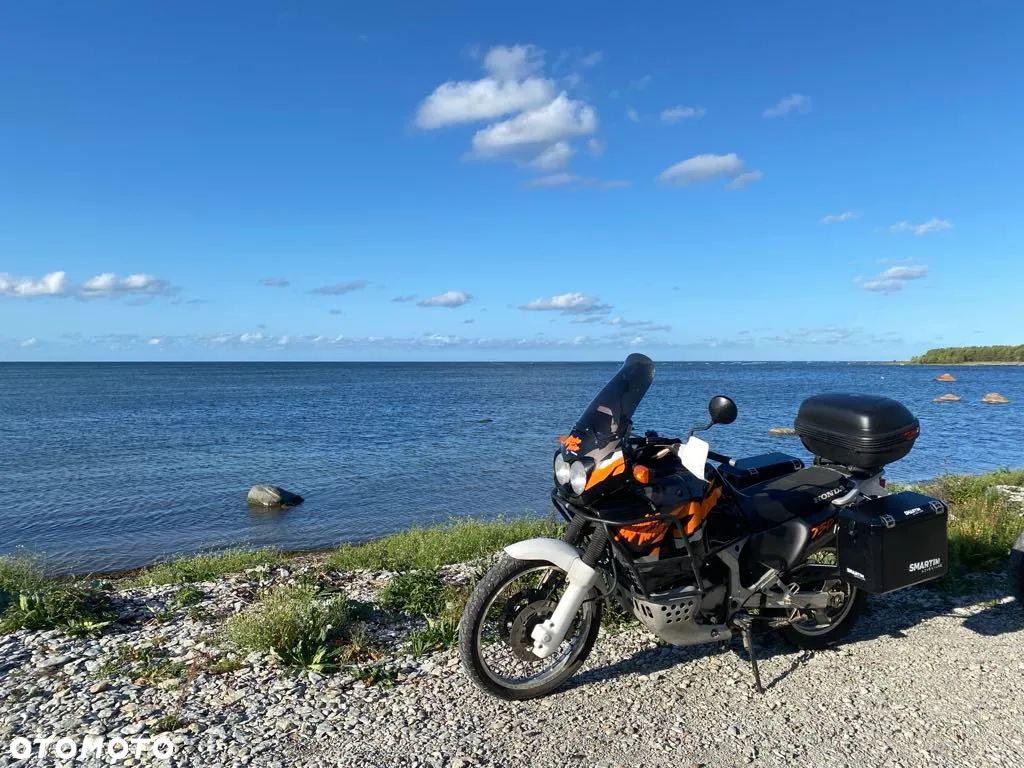 Honda XRV