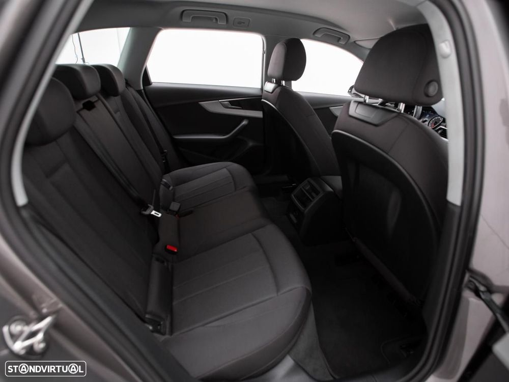 Audi A4 Avant 30 TDI S tronic - 12