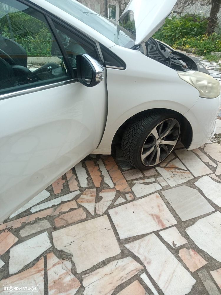 Peugeot 208 1.6 e-HDi Allure - 5